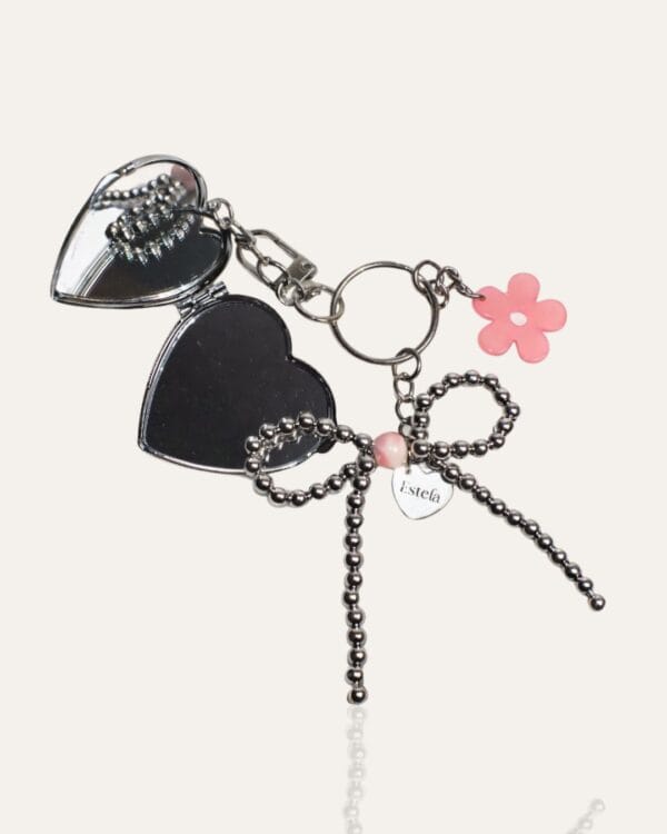 114 Keychain with white gold bow and heart mirror charm