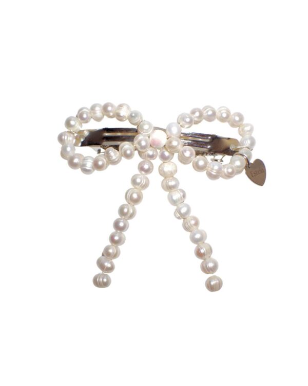 Hair clip with pearl bow