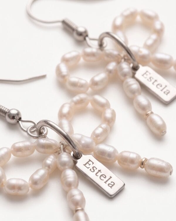 78 Earrings with pearl bows