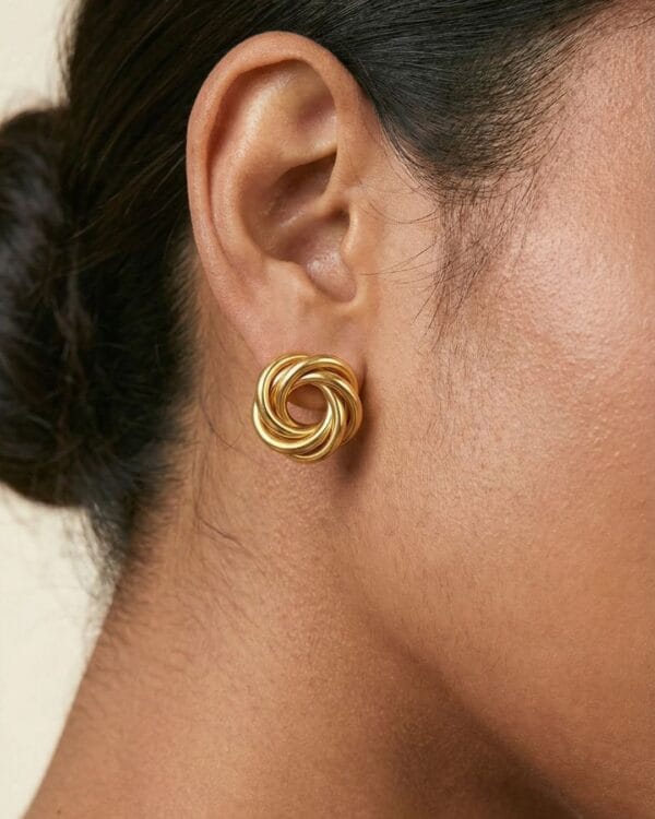 31 Nora Gold Stud Earrings