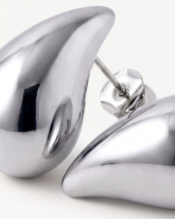 Noor Silver Stud Earrings